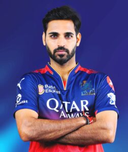 bhuvneshwar kumar,dhoni experience will help india to win matchs,how to play left arm pacer,chahal playing with rovman powell bat,royal challengers banglore,royal challengers bangalore,dinesh karthik on rohit sharma,yuzvendra chahal checks rovman powell bat,royal challengers banglore player,shubman gill,chahal fun with rovman powell,england se india ke haar ke karan.,ravichandran ashwin,david warner reactions on rovman powell batting goes viral
